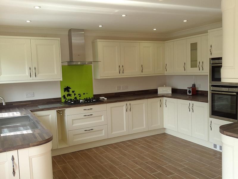 Richmond Ivory Painted kitchen fitted with laminate worktops