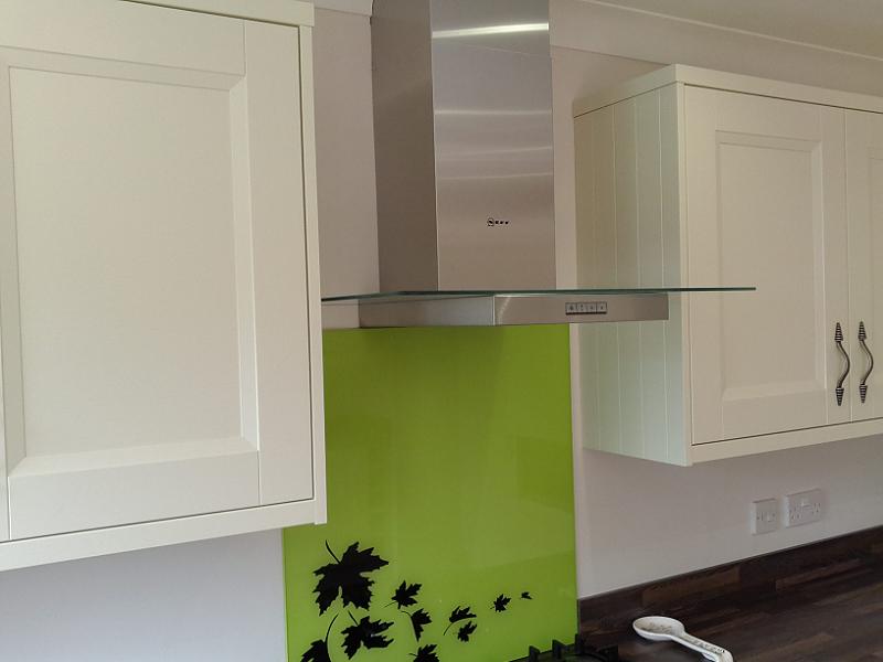 Richmond Ivory Painted kitchen fitted with laminate worktops