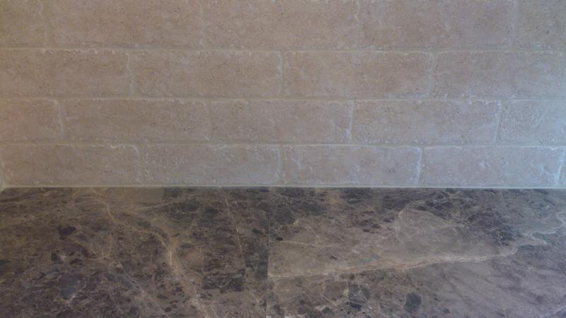 Fitted kitchen wall tiles